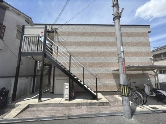 レオパレスフラワーヒルズ外観写真1