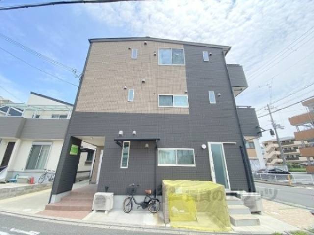 ウィズ・交野外観写真1