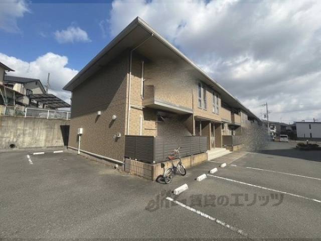 メナス二上外観写真2