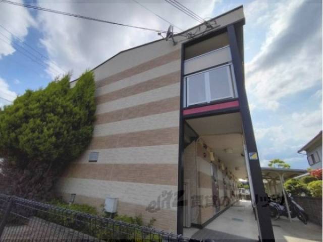 レオパレスエバーグリーン葛本外観写真1