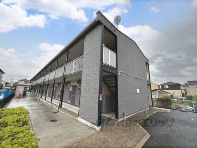 レオパレスシャルマンコート外観写真1