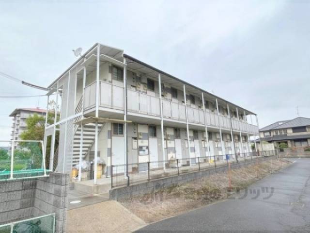 レオパレスセンチュリー外観写真1