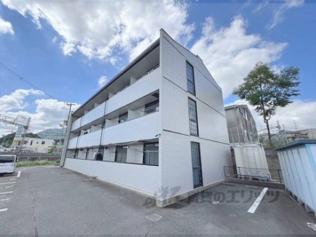 レオパレス二上外観写真2