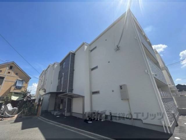 クリエオーレ藤阪中町１外観写真1