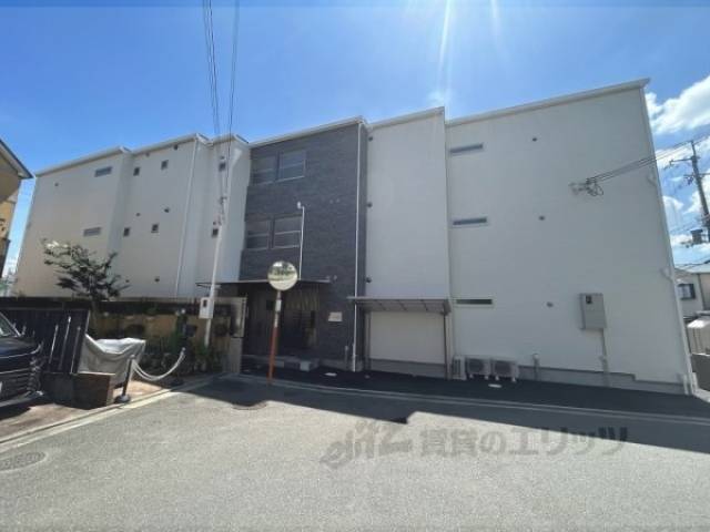 クリエオーレ藤阪中町１外観写真2