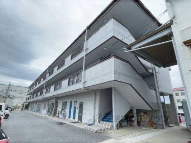 ラヴィアン外観写真3