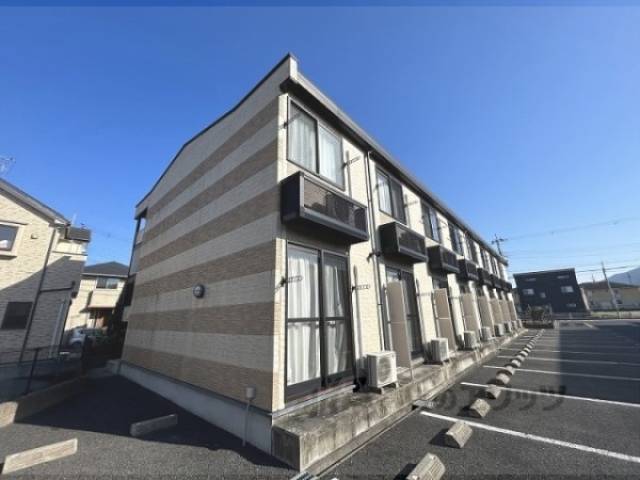 レオパレスふたかみ外観写真2