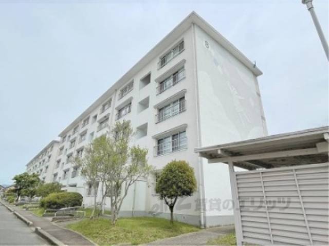 郡山駅前団地８号棟外観写真1
