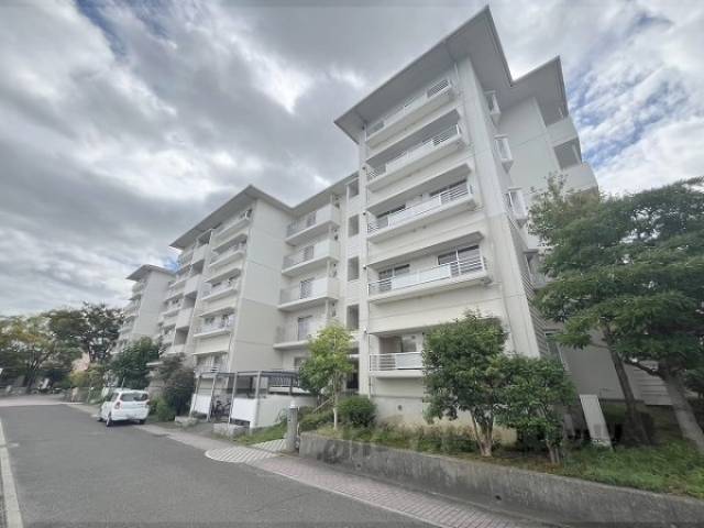 真美ケ丘７丁目団地２号棟外観写真2