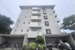 真美ケ丘６丁目団地５号棟外観写真