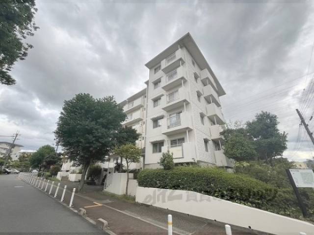 真美ケ丘６丁目団地２号棟外観写真2