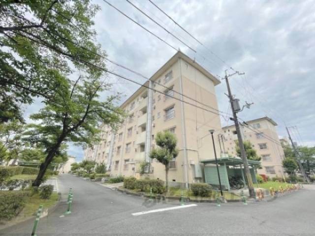 西大和星和台団地７号棟外観写真1