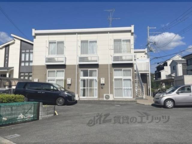 レオパレスさくら坂外観写真2