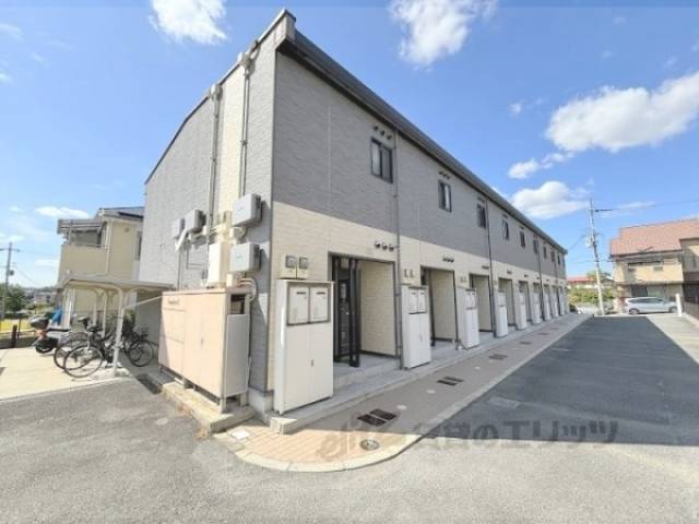 レオパレス私市外観写真1