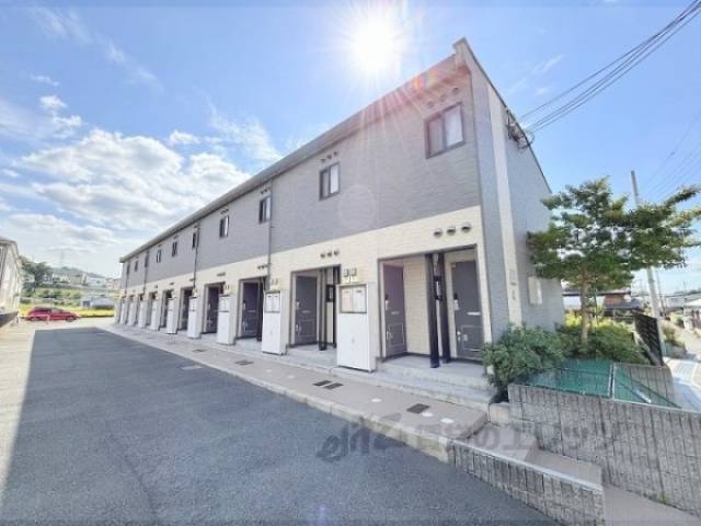 レオパレス私市外観写真2