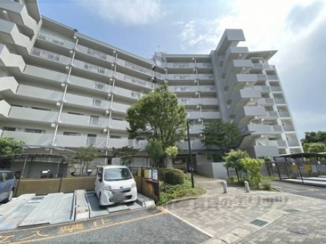 香里ヶ丘けやき東街団地１０号棟外観写真3