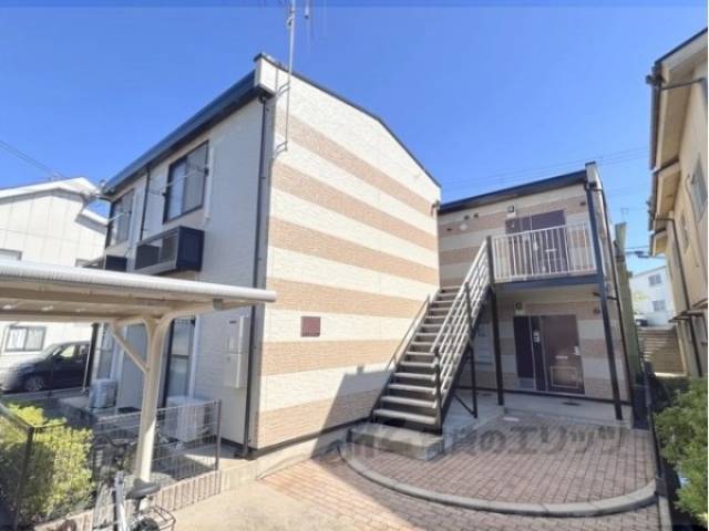 レオパレスクレール外観写真1