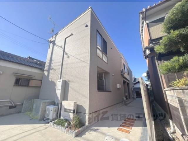 ロイヤルハイツしき２番館外観写真1
