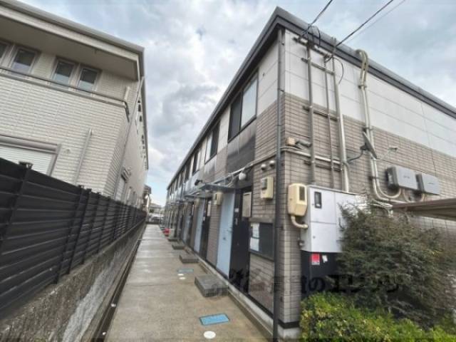 レオパレスエミール外観写真1