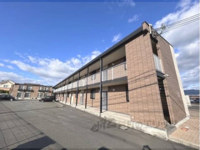 レオパレスヴィラージュＥ外観写真1