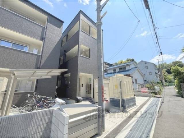 プレジール枚方外観写真1