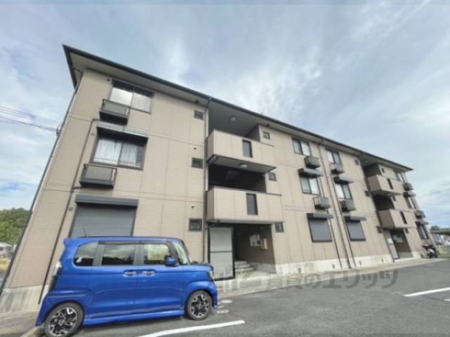 ロイヤルガーデン上牧Ａ棟Ｂ棟外観写真1