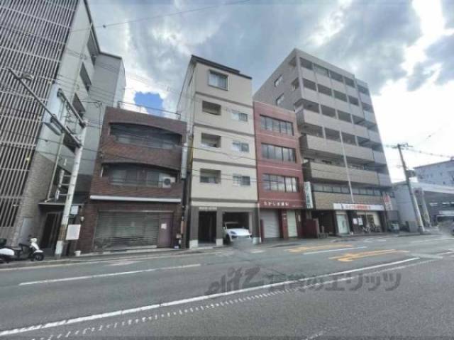 メゾンアーサー外観写真3