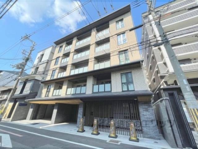 パラドール四条烏丸グレイス外観写真1