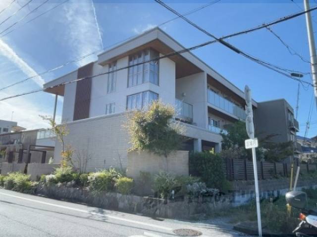 フルール・ド・リス外観写真3