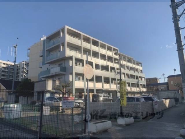 トリ・ビラージュ外観写真1