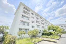 郡山駅前団地１４号棟外観写真