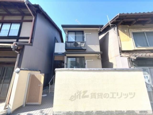 レオパレス三条東山外観写真1