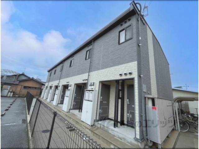 レオパレスハルサキ外観写真1