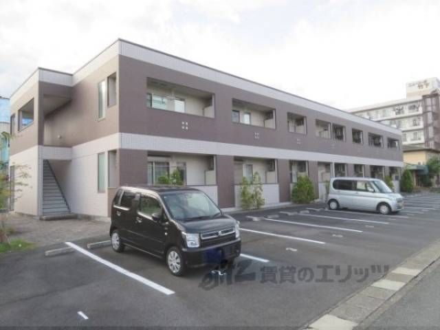 ラヴェール外観写真1