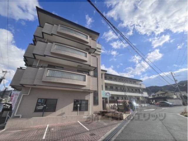 ダルバールやまと外観写真1