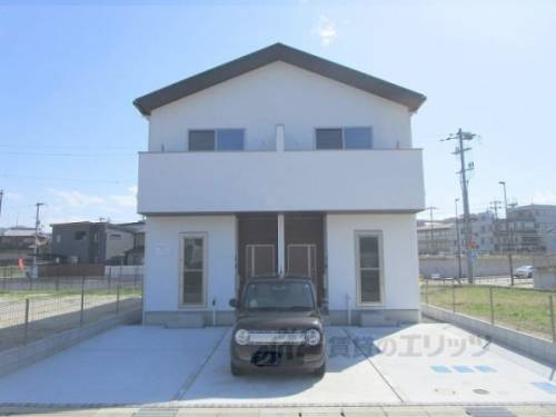 亀岡駅より徒歩9分 築2年3ヶ月 2階建の賃貸物件