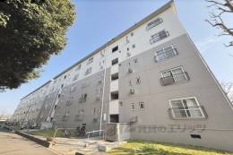 中宮第３団地４８号棟外観写真