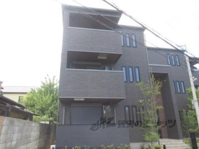 シャーメゾン多藪外観写真1