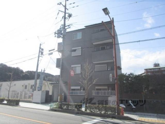 アークリード石山寺外観写真2