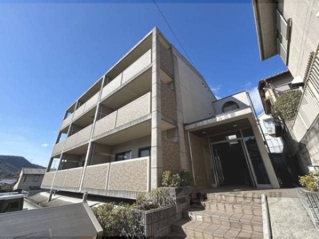 エスポワール三郷外観写真1