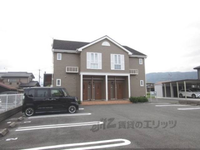 グランラシーヌ３外観写真1