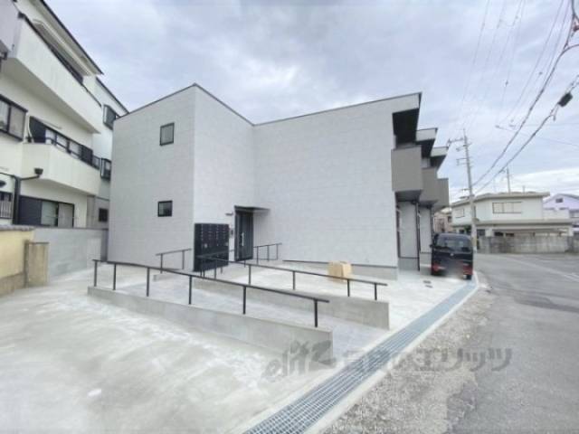 ｃｈｏｕｃｈｏｕＮａｋａｍｉｙａEAST外観写真1