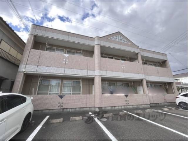 エメリーパレス外観写真1