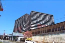 パデシオン六地蔵1721号室外観写真