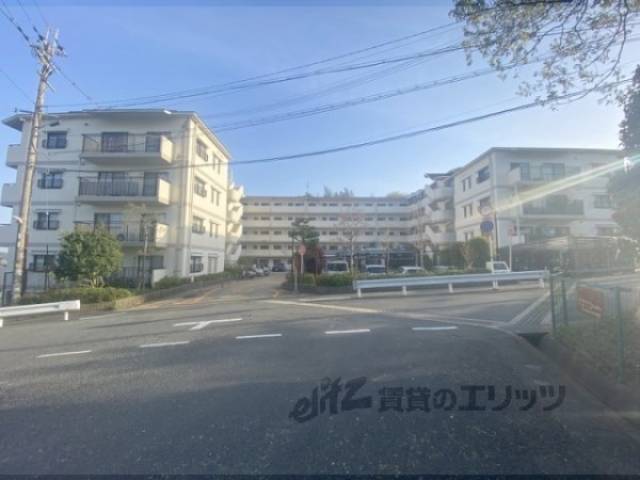 ライオンズマンション生駒俵口弐番館外観写真1