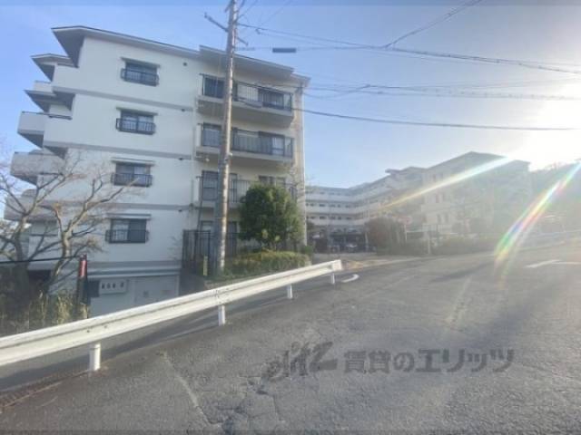 ライオンズマンション生駒俵口弐番館外観写真2