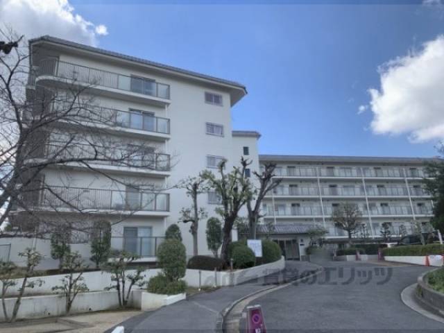 ローレルハイツあやめ池外観写真1