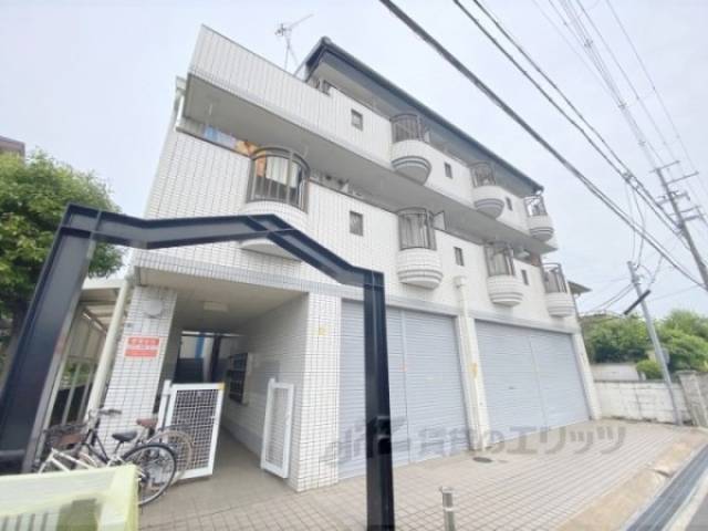 クイーンズピア枚方外観写真1