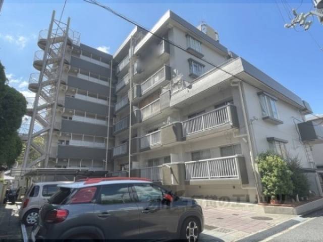 ロイヤルハイツ西田外観写真2