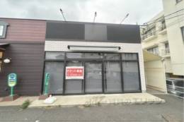 男山金振貸店舗外観写真